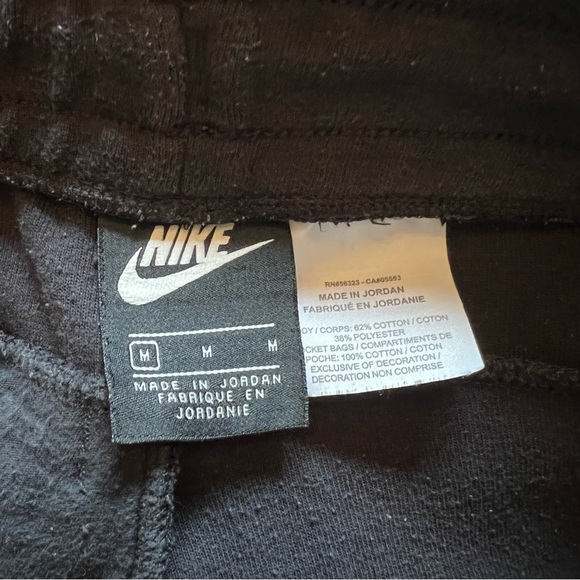 🖤NIKE sweatshorts - M - Picture 3 of 4